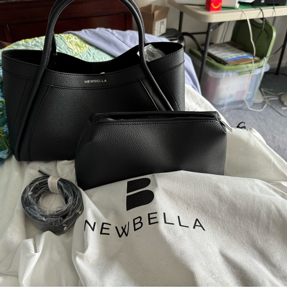 NEW BELLA BAG BLACK (vegan leather)